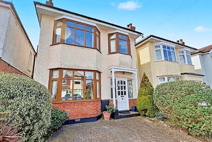 3 Bedroom Detached House For Sale In Southbourne, BH6
