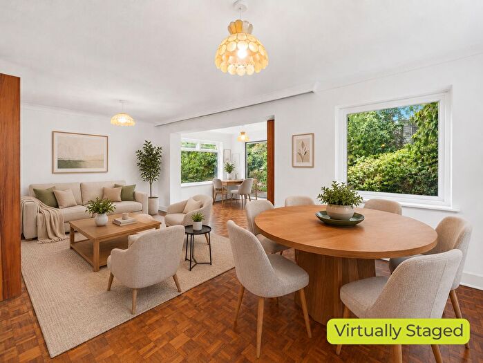 4 Bedroom Detached House For Sale In Ref: Gk - Wendela Close, Woking, GU22