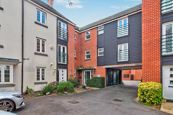 2 Bedroom Apartment For Sale In Barrington Drive, Basingstoke, RG24