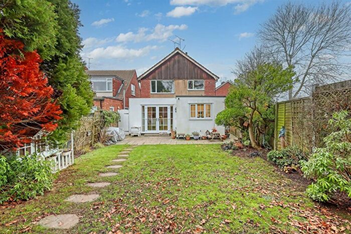 3 Bedroom Flat For Sale In Cedar Close, Hutton, CM13