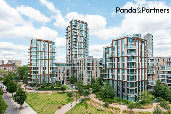 2 Bedroom Flat For Sale In Hartingtons Court, Coster Avenue, Hackney, London, N4