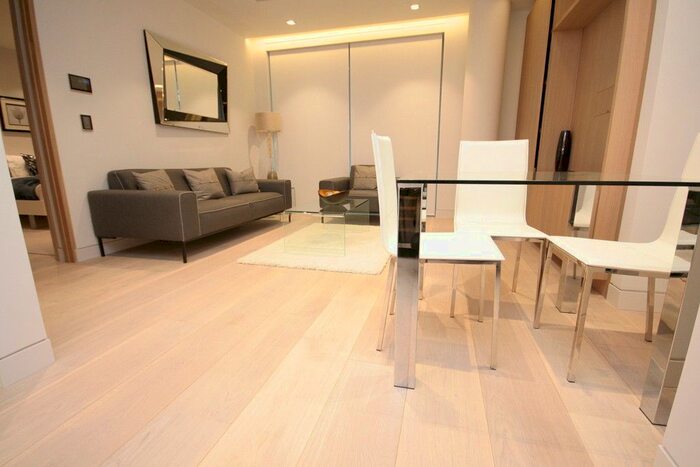 1 Bedroom Flat To Rent In Tudor House, One Tower Bridge, Duchess Walk, London, SE1