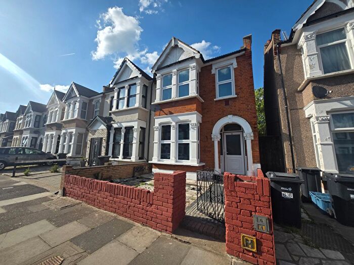 3 Bedroom End Of Terrace House To Rent In Kimberley Avenue, Newbury Park, Ilford, IG2