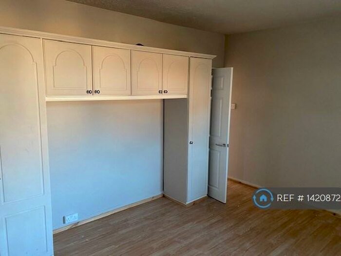 3 Bedroom Semi-Detached House To Rent In Lindsey Road, Dagenham, RM8