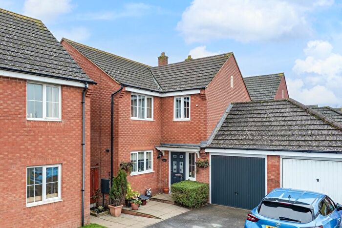 4 Bedroom Detached House For Sale In Lyveden Way, Oakley Vale, NN18