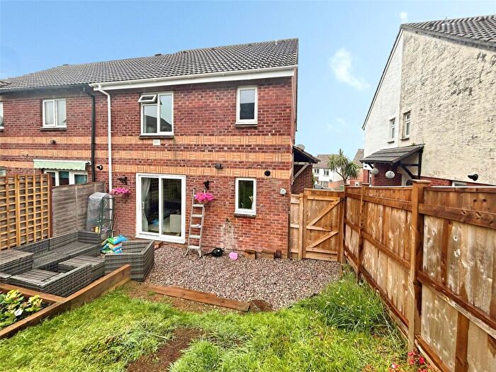 2 Bedroom End Of Terrace House For Sale In Holebay Close, Plymouth, Devon, PL9