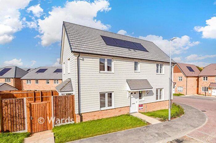 4 Bedroom Detached House For Sale In Chestnut Grove, Borden, Sittingbourne, Kent, ME9