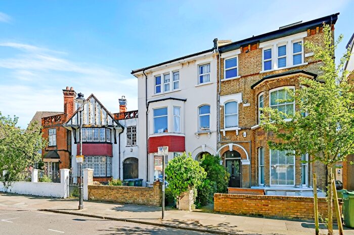 4 Bedroom Flat For Sale In Weech Road, London, NW6
