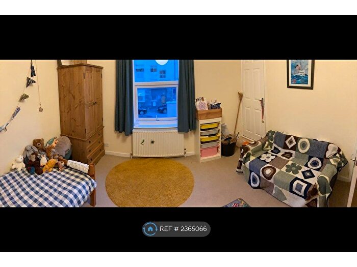 2 Bedroom End Of Terrace House To Rent In Bath Street, Bristol, BS3