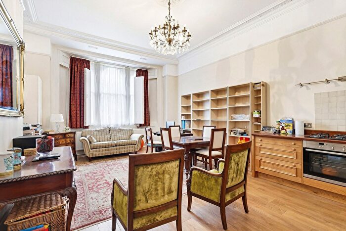 1 Bedroom Flat To Rent In Birch Lodge, Copse Hill, London, SW20