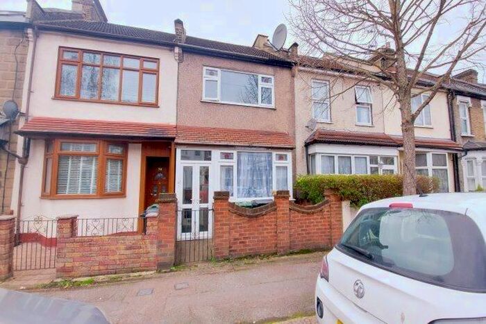 1 Bedroom Terraced House To Rent In Borwick Avenue, London, E17