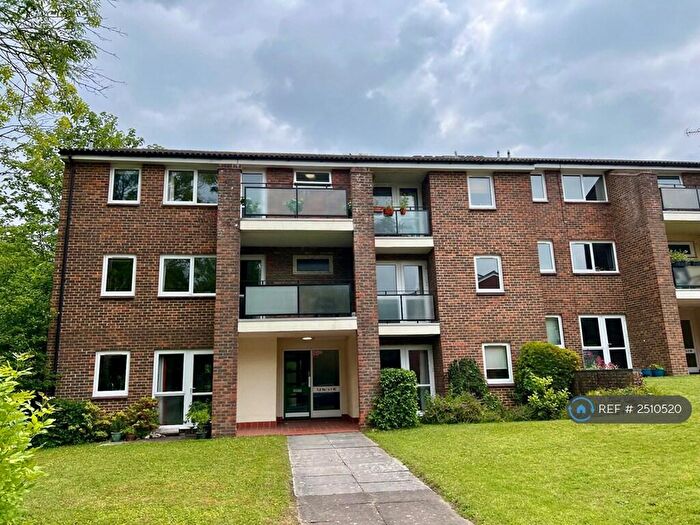 2 Bedroom Flat To Rent In Elder Close, Winchester, SO22