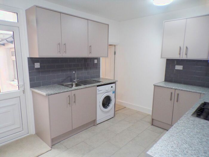 2 Bedroom Terraced House To Rent In Plaistow, London, E13