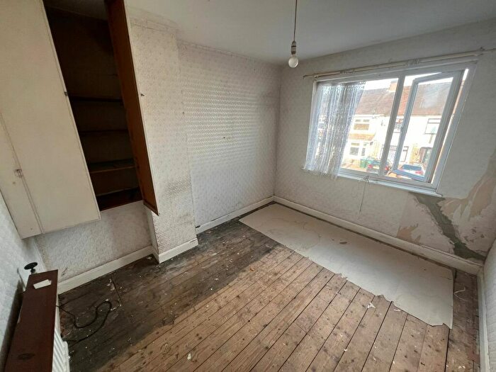 3 Bedroom End Of Terrace House For Sale In Sullivan Road, Courthouse Green, Coventry, West Midlands, CV6
