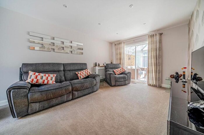 3 Bedroom End Of Terrace House For Sale In Pendlebury, Bracknell, RG12
