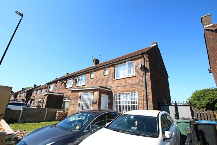4 Bedroom Semi-Detached House For Sale In Broadstone Way Bradford, BD4