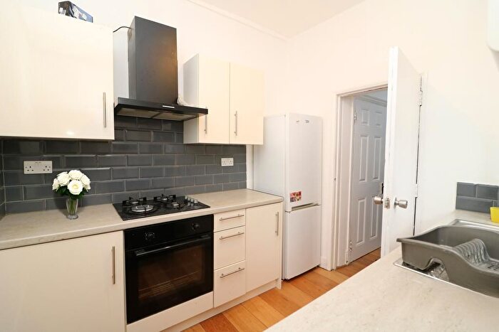 1 Bedroom Flat To Rent In Lucien Road, London, SW17