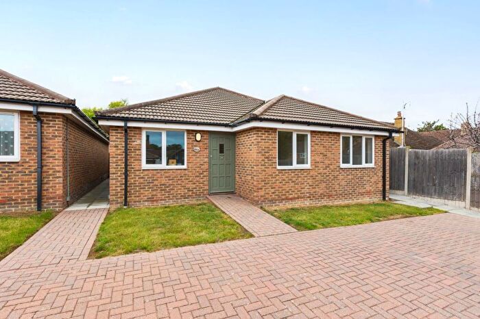 4 Bedroom Bungalow To Rent In Northfleet, Gravesend, DA11