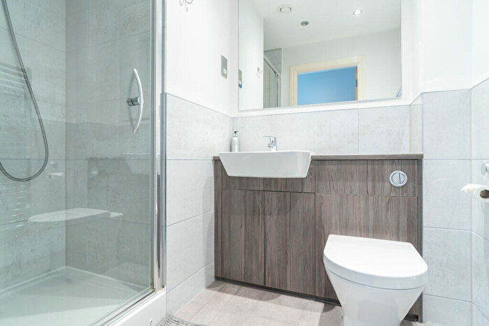 2 Bedroom Flat For Sale In Flat, Hatters Lane, Canonmills, EH7