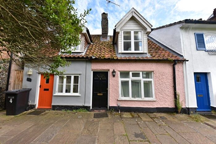 1 Bedroom Cottage For Sale In Churchyard, Mildenhall, Bury St. Edmunds, Suffolk, IP28