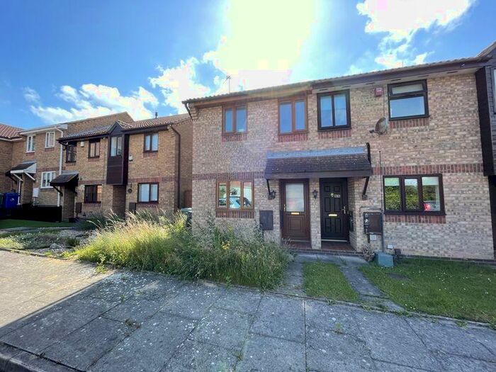 2 Bedroom Mews To Rent In Maidwell Way, Laceby Acres, DN34