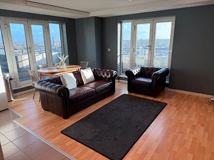 2 Bedroom Flat To Rent In Masshouse Plaza, Birmingham, B5