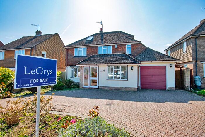 4 Bedroom Detached House For Sale In Orchard Drive, Edenbridge, TN8