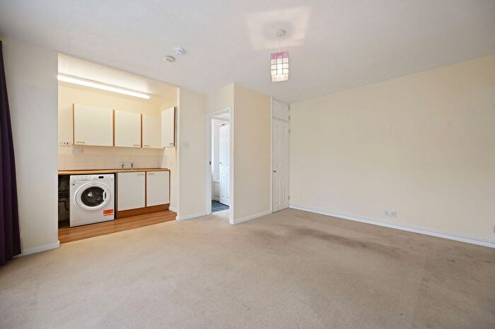 1 Bedroom Studio To Rent In Grange Road, Sutton, SM2