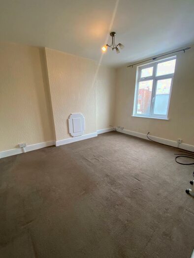1 Bedroom Flat To Rent In Pavement Mews, Romford, RM6