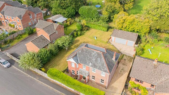 5 Bedroom Detached House For Sale In Old Brickyard Road, Sandleheath, SP6