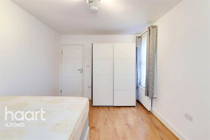 4 Bedroom Terraced House To Rent In Hazelwood Road, Walthamstow, E17