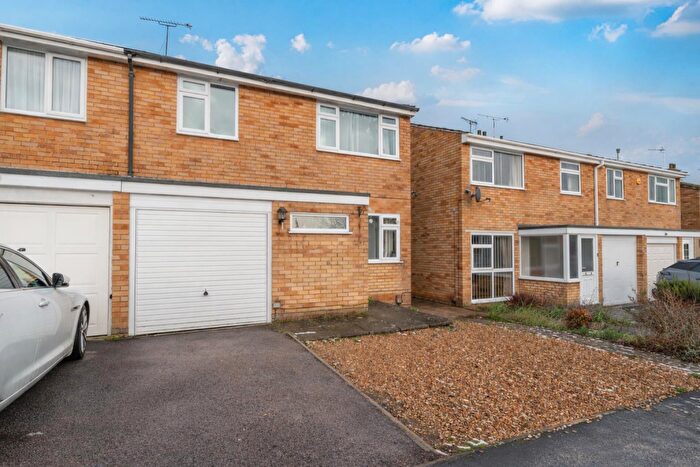 3 Bedroom House For Sale In Eastwood Grove, Rugby, CV21