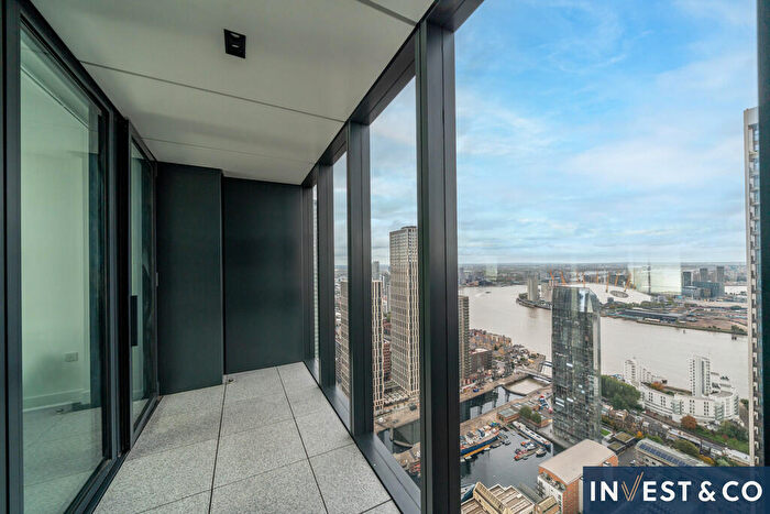 2 Bedroom Apartment To Rent In Amory Tower, Marsh Wall, E14