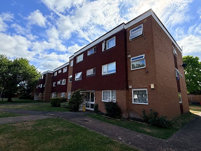 2 Bedroom Flat For Sale In Tithe Court, Langley, Slough, Berkshire, SL3