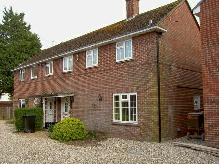 3 Bedroom Semi-Detached House To Rent In Clarendon Gardens Newbury, RG14