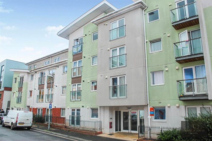 2 Bedroom Flat To Rent In Red Lion Lane, Exeter, EX1