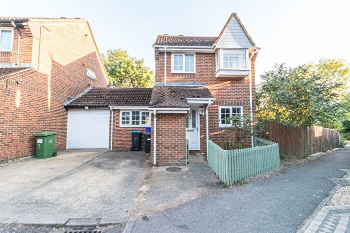 3 Bedroom Link Detached House To Rent In Grizedale, Heelands, Milton Keynes, Buckinghamshire, MK13