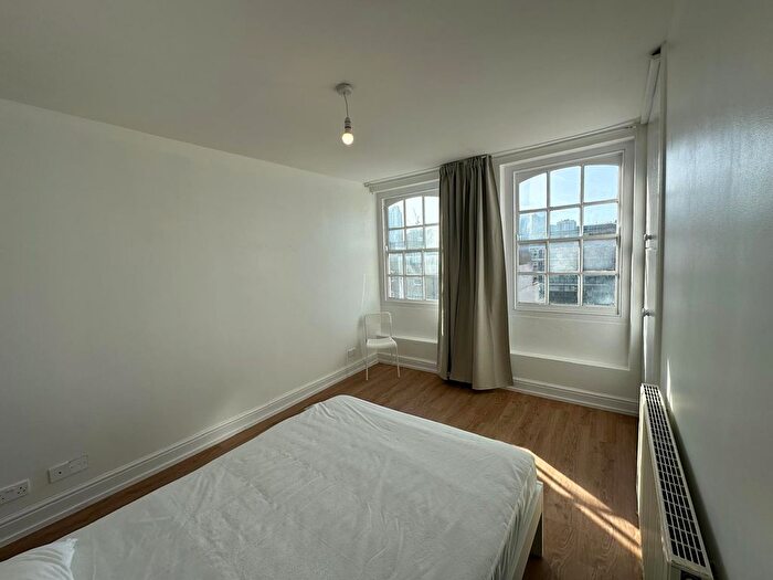 2 Bedroom Flat To Rent In Hoxton Street, London, N1