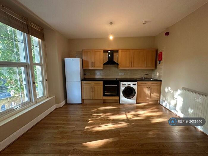 2 Bedroom Flat To Rent In Cheltenham Road, Bristol, BS6