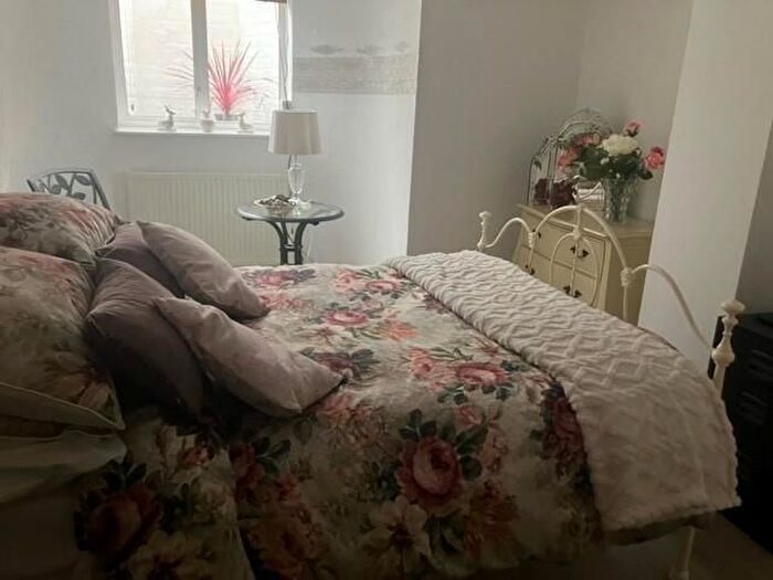 2 Bedroom Flat For Sale In Fortis Green, London, Fortis Green, London, N2