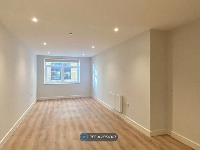 2 Bedroom Flat To Rent In Christchurch Road, Bournemouth, BH1