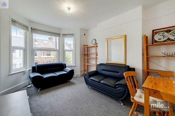 3 Bedroom Apartment To Rent In Ashburnham Road, London, NW10