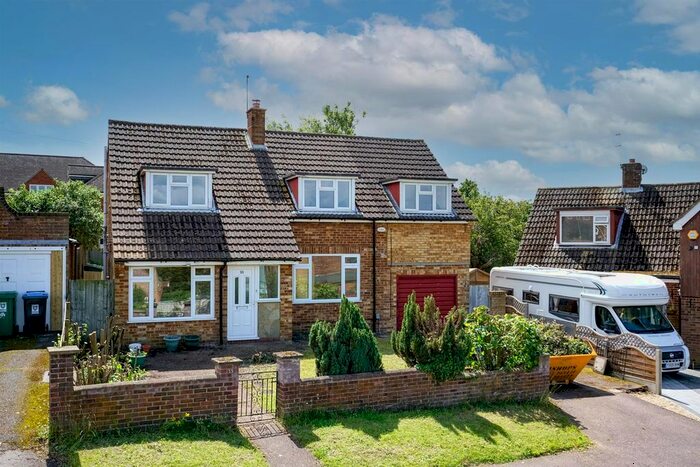 3 Bedroom Detached House To Rent In Newell Road, Hemel Hempstead, Hertfordshire, HP3