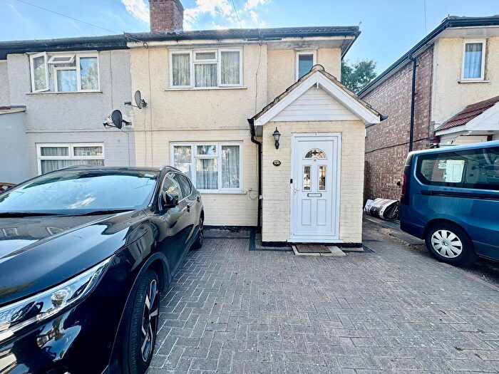 4 Bedroom Semi-Detached House To Rent In Hampden Road, Harrow, HA3
