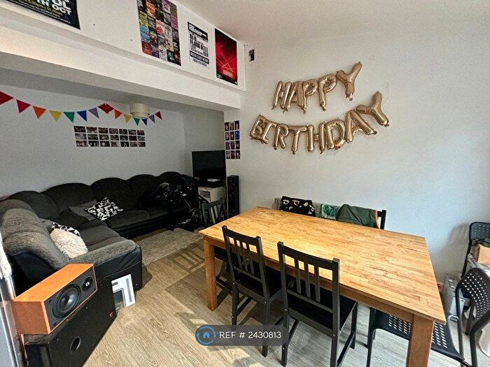 6 Bedroom Terraced House To Rent In Bridge Walk, Bristol, BS7