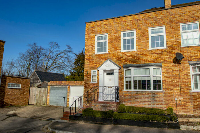 3 Bedroom End Of Terrace House To Rent In Millers Close, Goring, Oxfordshire, RG8