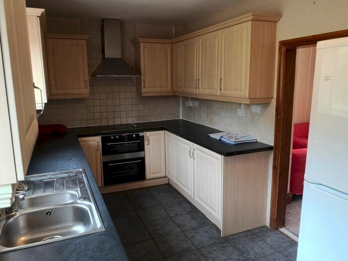 5 Bedroom Semi-Detached House To Rent In Colbourne Avenue, Brighton, BN2