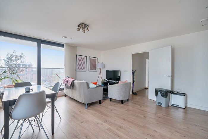 2 Bedroom Flat For Sale In Rotherhithe New Road, London, SE16