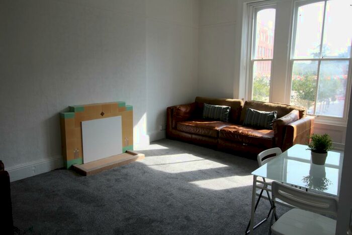 6 Bedroom Apartment To Rent In Cromer Terrace Leeds, LS2