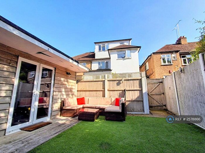 3 Bedroom Maisonette To Rent In Colindale Avenue, St. Albans, AL1